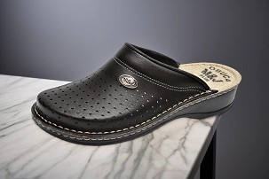 M-502 crna klompa 42