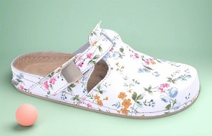 D-1251 bela cvetna klompa 40