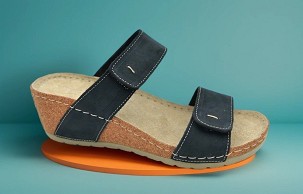 D-1598 crna papuča 40