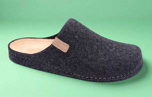 D-1373 crna sobna papuča 46